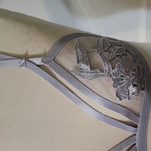 ESSUE Women's S Gray Sheer Floral Bralette - Picture 4 of 6